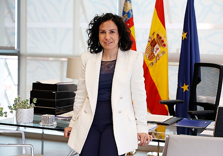 Elena Albalat: «Llevaremos a los tribunales la cacicada del Gobierno en el reparto de los menores»