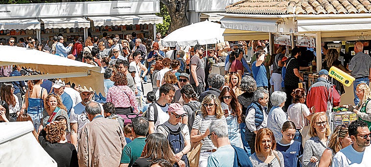 Pulso entre autores mediáticos y de culto en Viveros