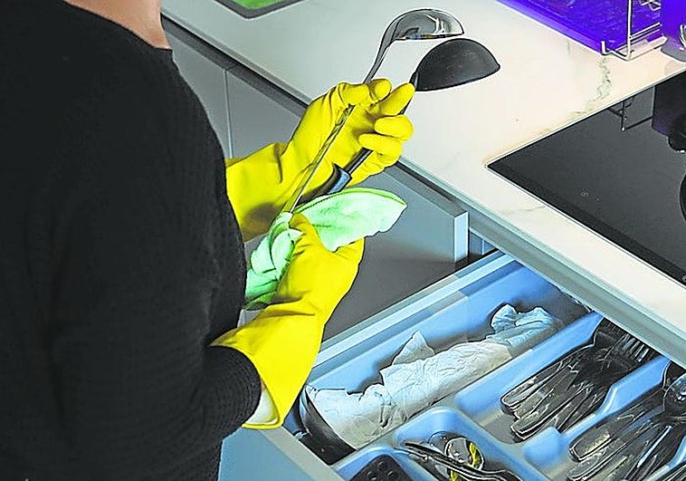 Una empleada de baja por depresión recibe 6.852,86 euros al ser despedida por 'pérdida de confianza' tras ayudar a una vecina dolorida