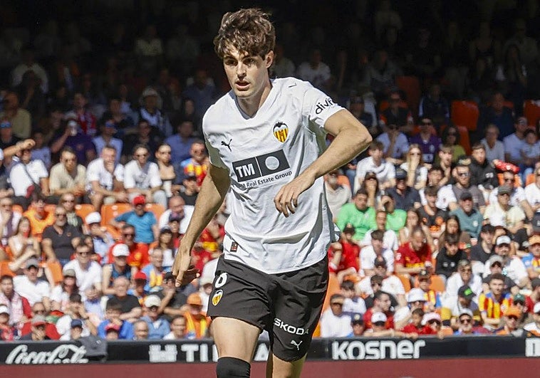 Corberán introduce tres novedades en el once del Valencia