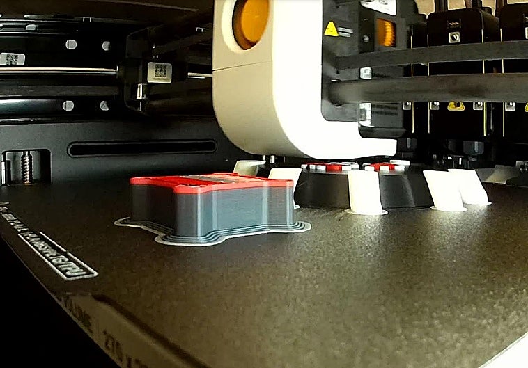 Snapmaker inventa la impresora 3D hipnótica de cuatro 'manos': lo que vas a comprar, tal vez lo puedas imprimir