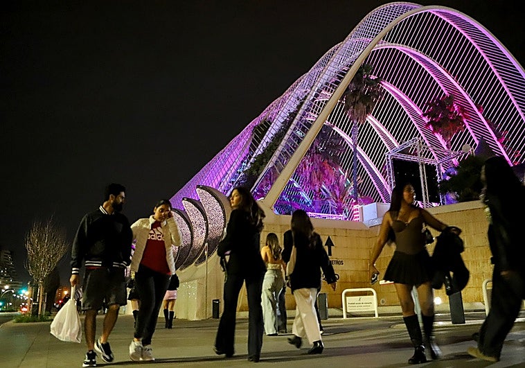 La Generalitat no detecta irregularidades en la noche de reapertura de l'Umbracle