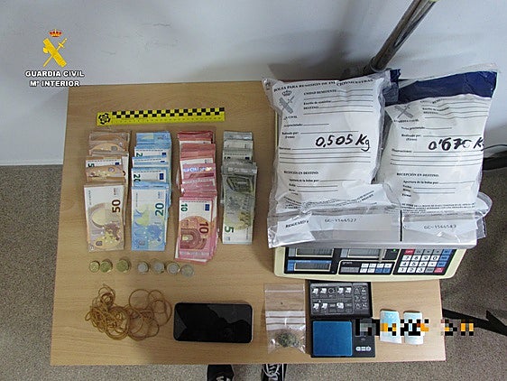Detenido tras huir de la Policía Local de Benifaió con más de un kilo de cocaína