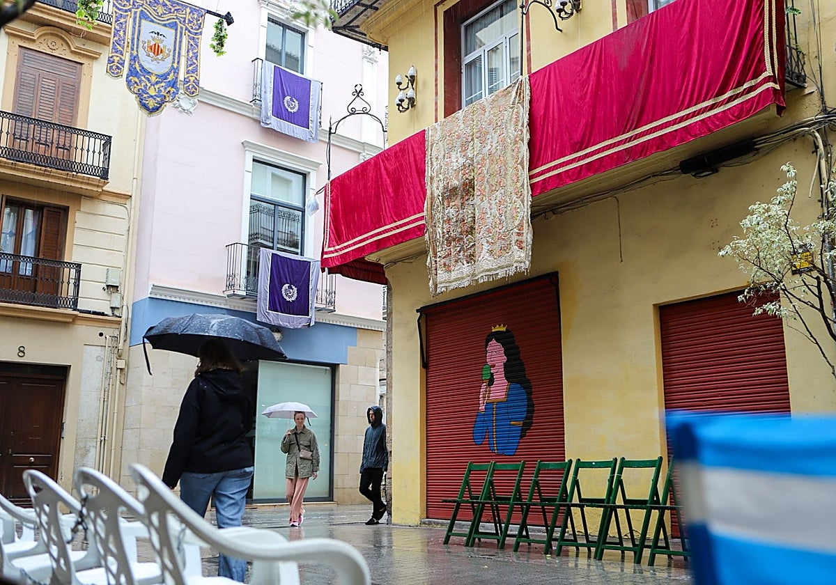 Preparados para el día de la Virgen de los Desamparados pese a la lluvia