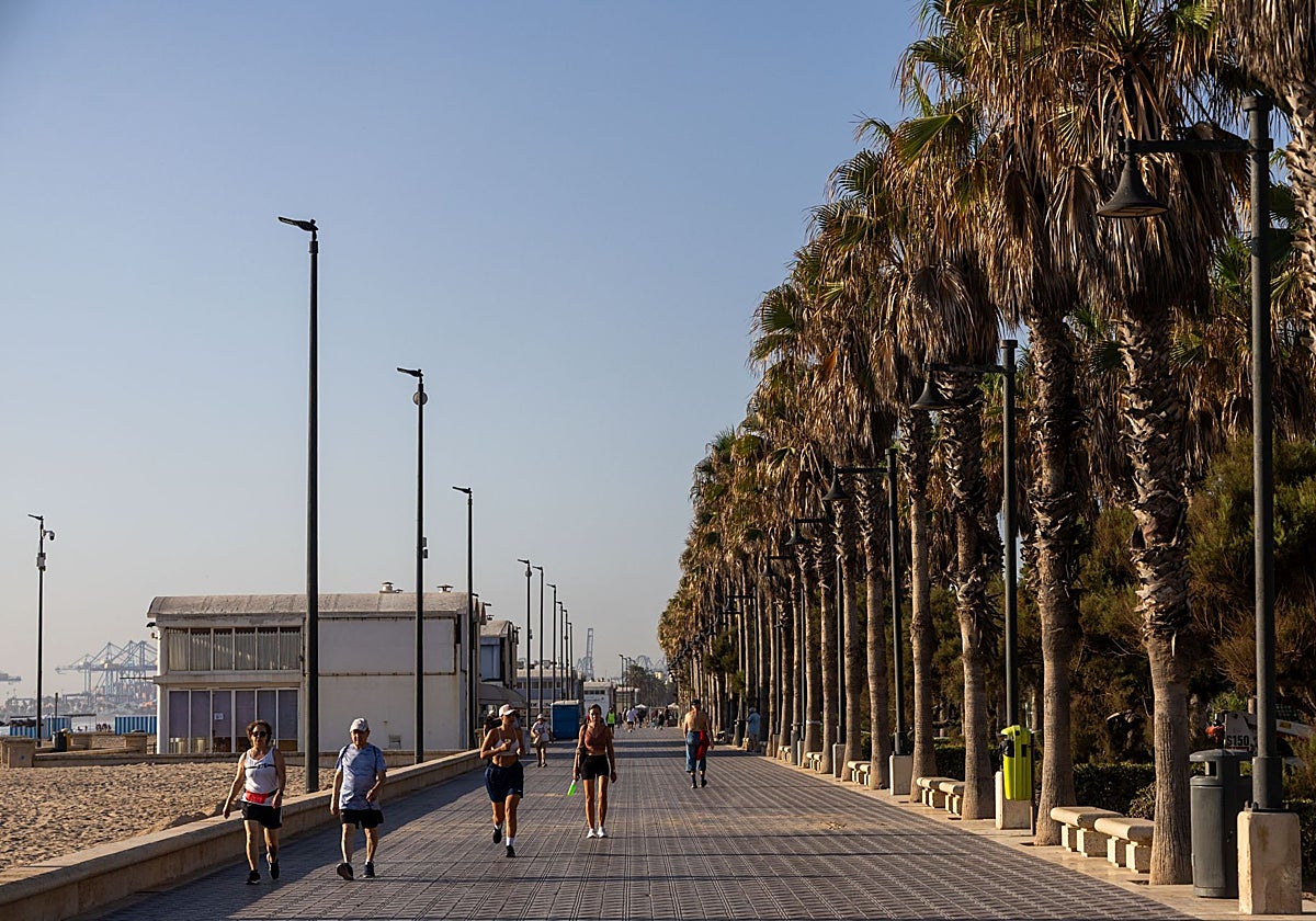 Los siete cambios que piden hosteleros y vecinos al nuevo paseo marítimo de Valencia