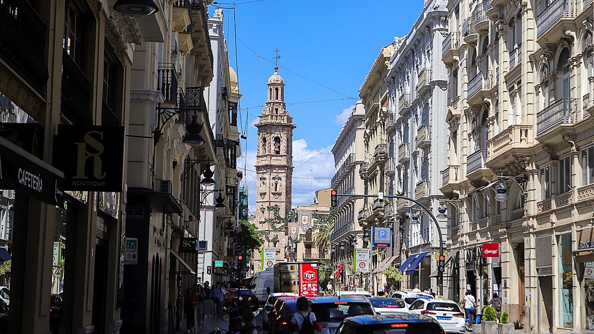 El turismo engulle a la calle de la Paz