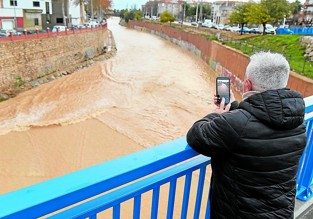 La CHJ se escuda en el desinterés de l'Horta Sud por las obras del Poyo antes de la dana