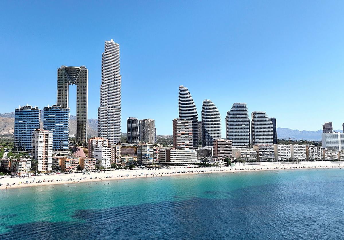 Avanza el residencial más alto de Europa ubicado en la Comunitat: tendrá piscinas climatizadas, 260 metros y skybar panorámico