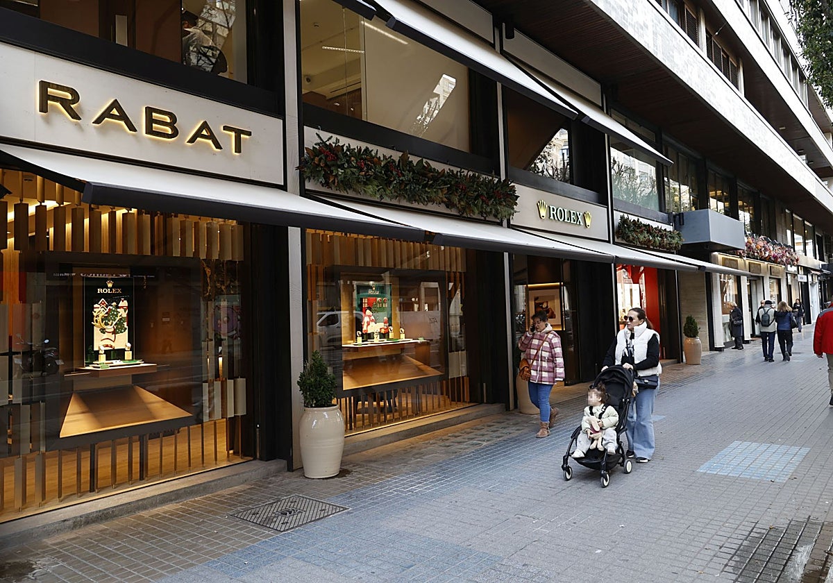La 'milla de oro' de Valencia, sin apenas locales comerciales libres