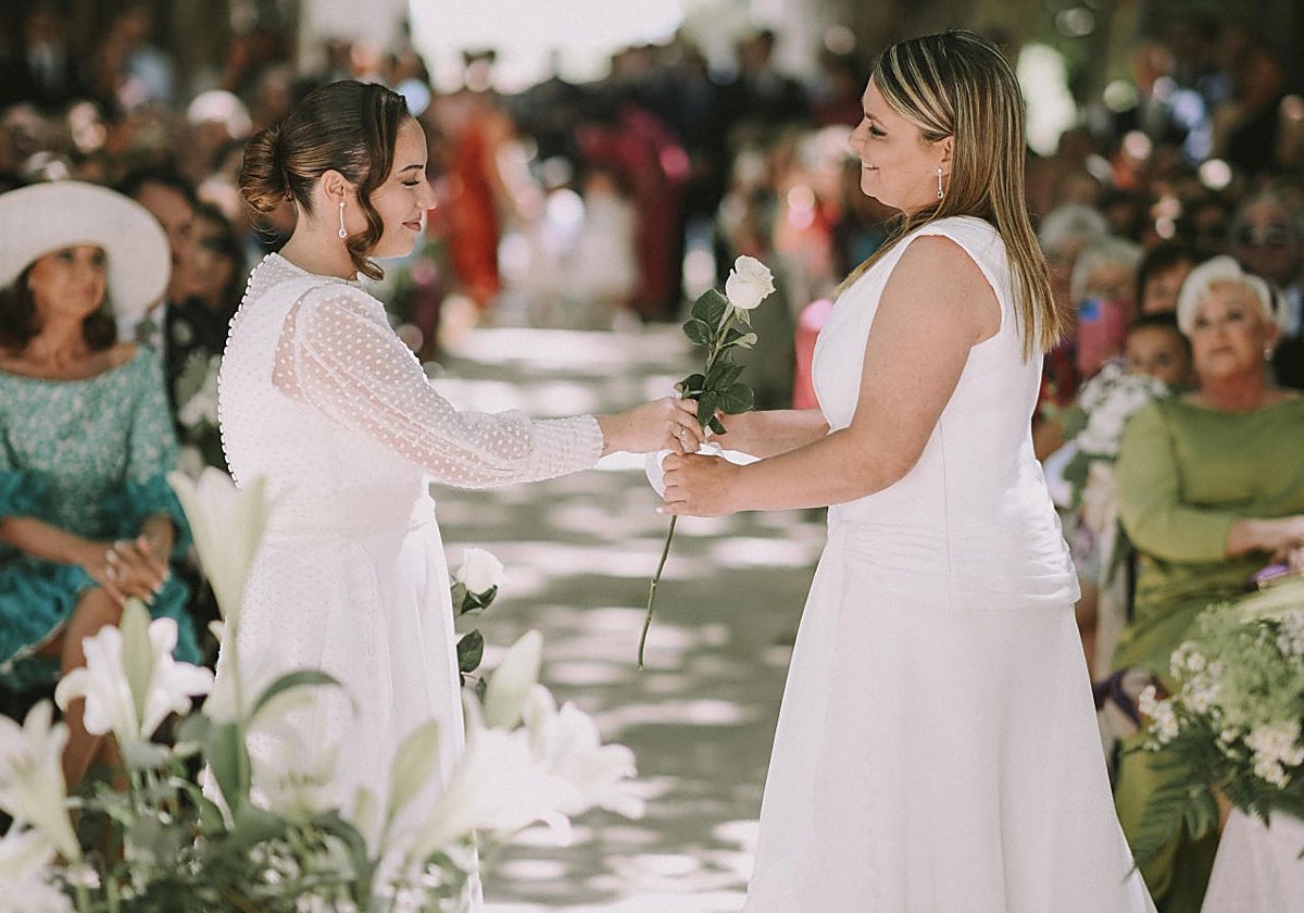 La boda de Cristina Morata y Cristina Lacruz oficiado por la alcaldesa