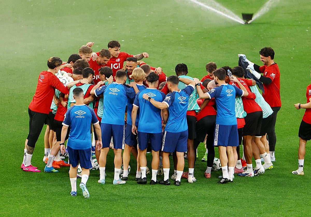 A qué hora es y dónde ver por televisión el Rayo Vallecano - Crystal Palace: final de la Conference League