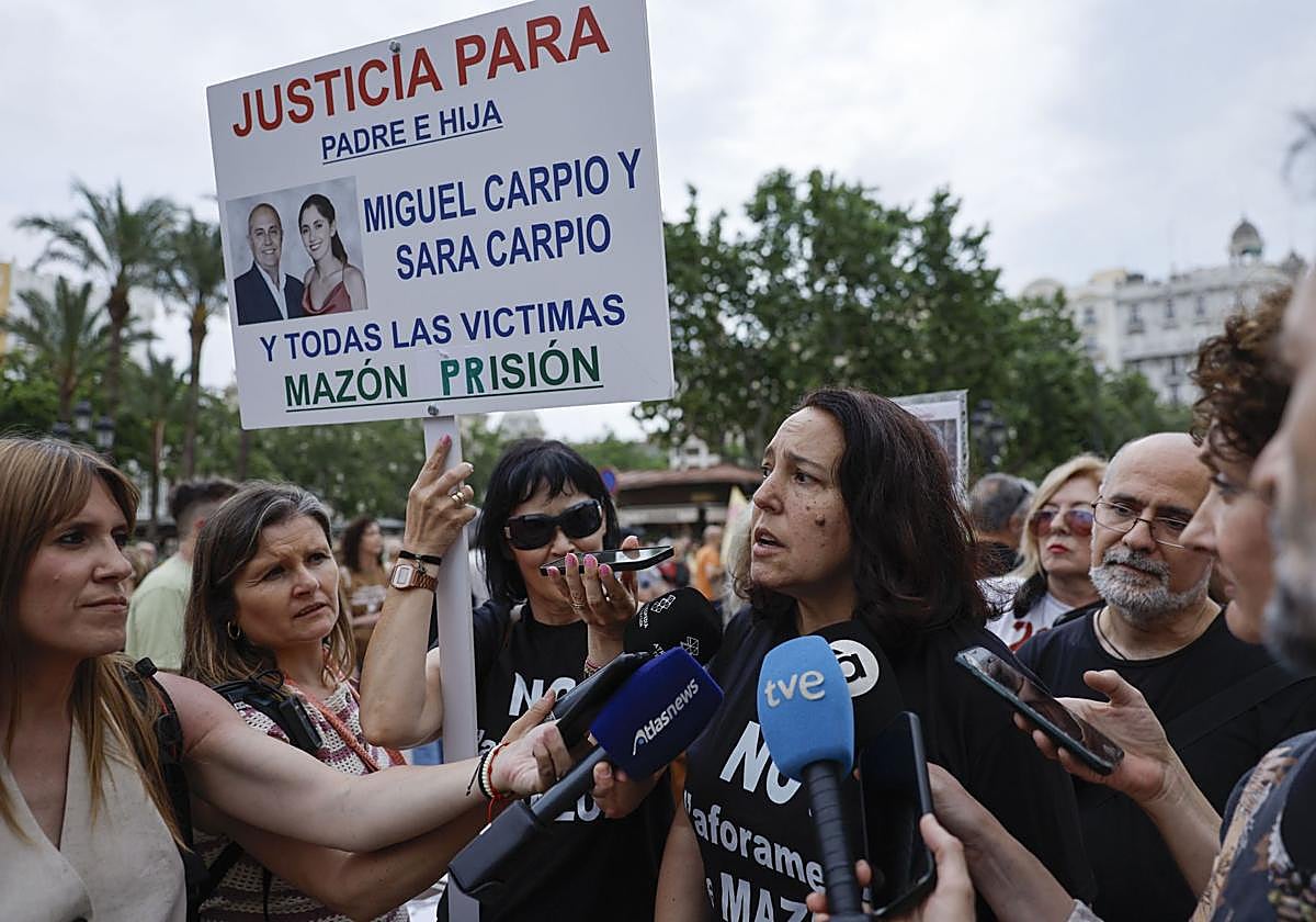 Protesta contra Mazón con la huelga de Educación de fondo