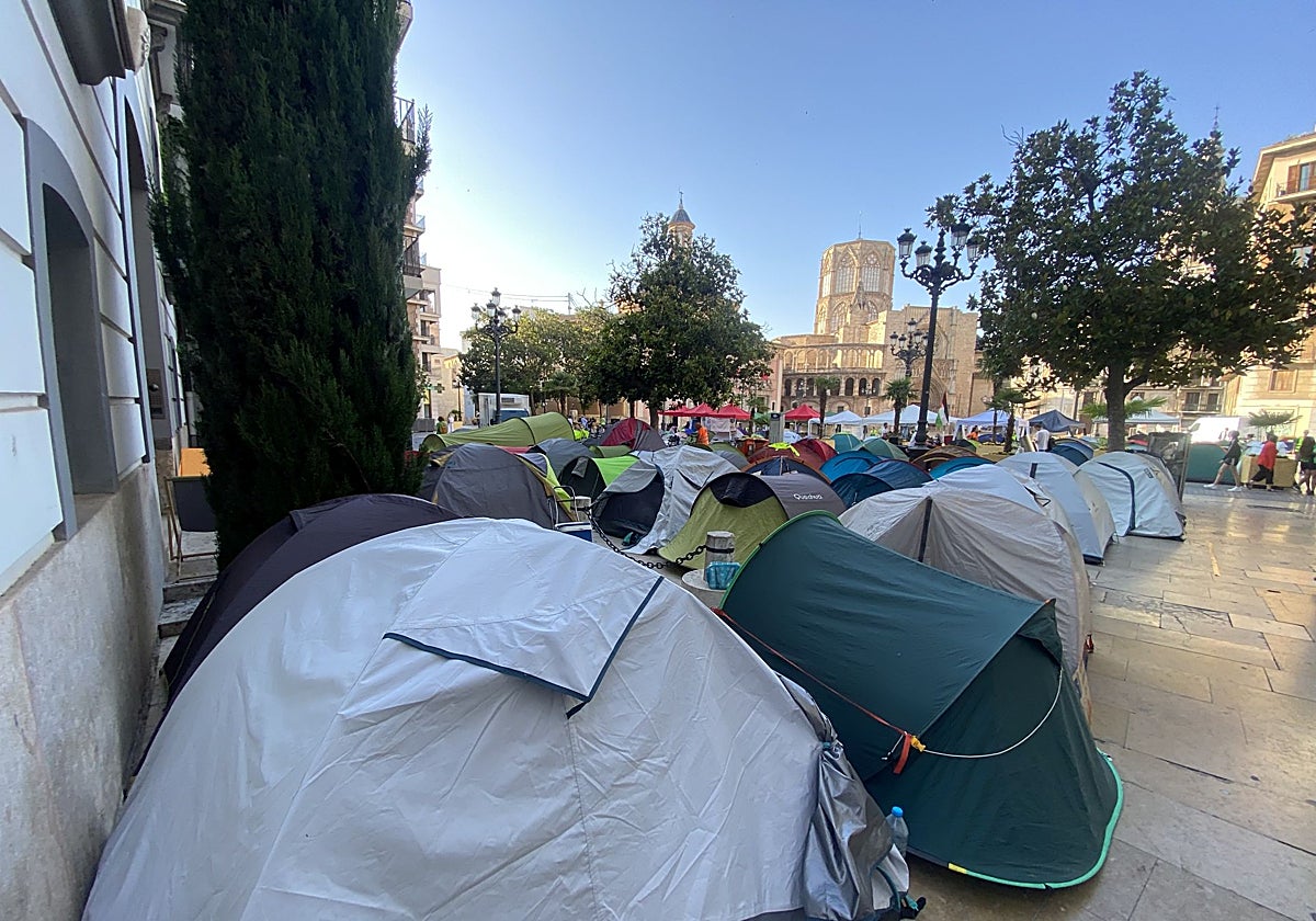 Catalá sobre el traslado de la acampada: «Hoy veremos acto a acto del Corpus si la nueva ubicación de los docentes es suficiente»