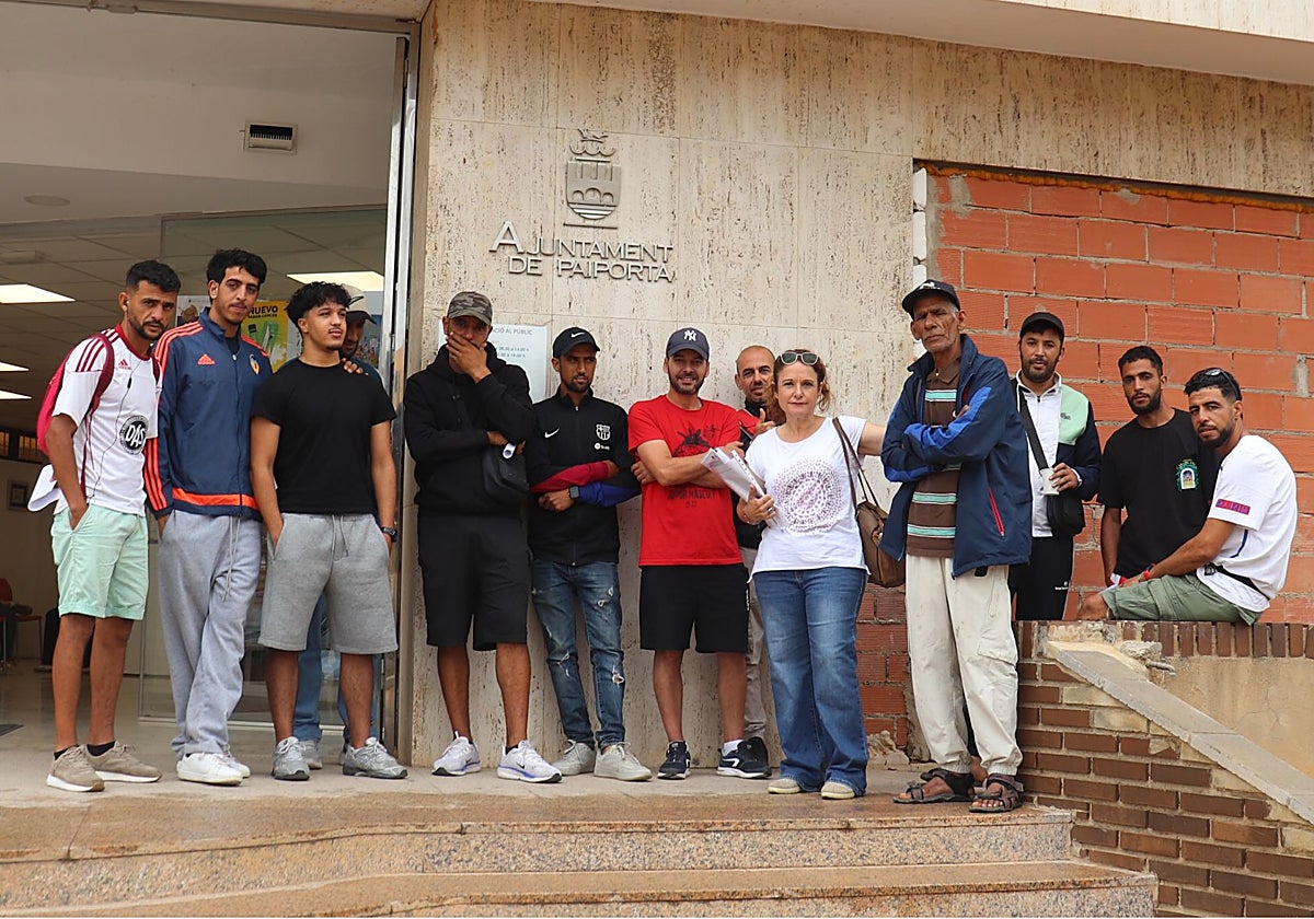 Empadrona en su vivienda de Paiporta a 16 migrantes sintecho para evitar su expulsión