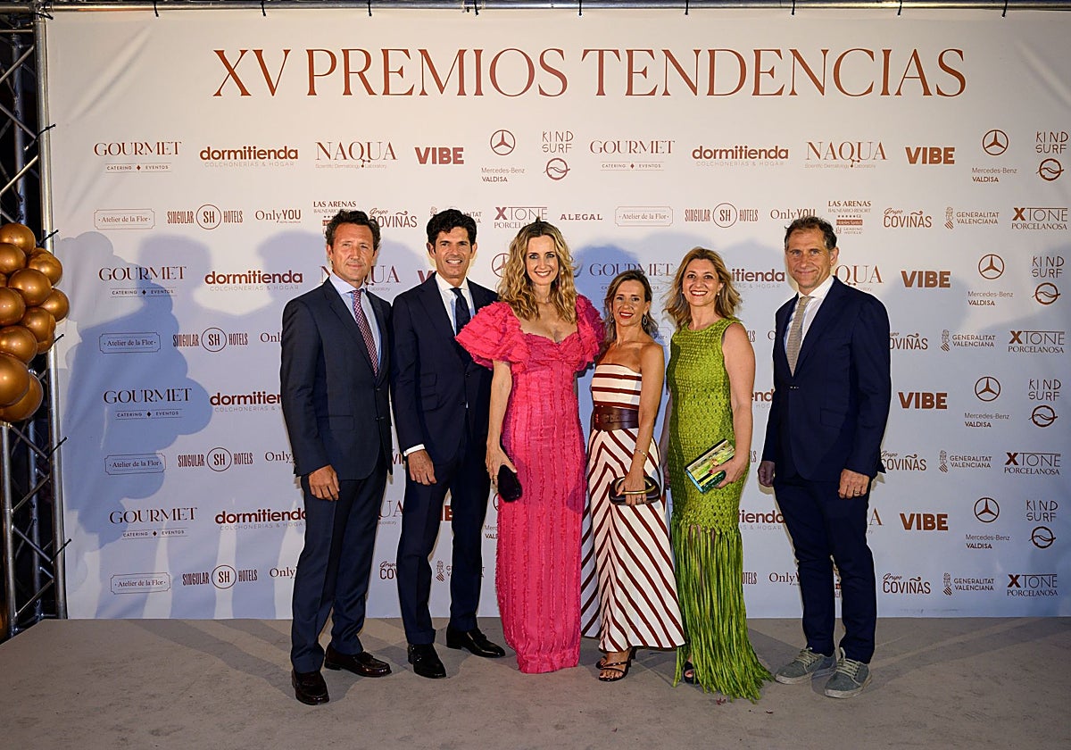 El vendaval no puede con el glamur de una gala de tiros larg