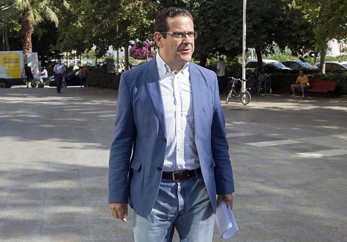 Pérez Llorca deja en el aire la continuidad de Bellver en el
