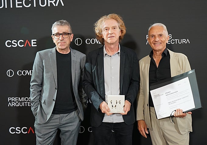 Alfredo Payá, tras recibir su premio.