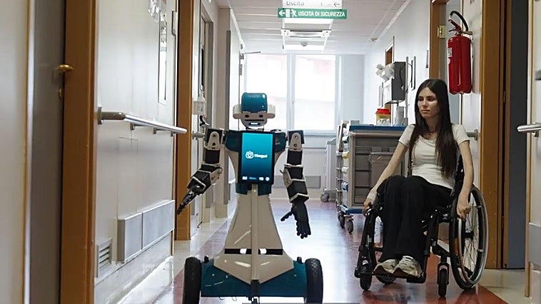 Un hospital de Milán prueba un robot para liberar de trabajo al personal sanitario