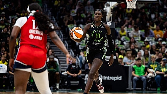 Valencia forma a un tercio de las españolas que han jugado en la WNBA