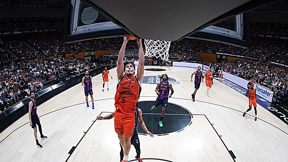 El Valencia Basket sufre en el rebote pero es el mejor de la Supercopa en intensidad