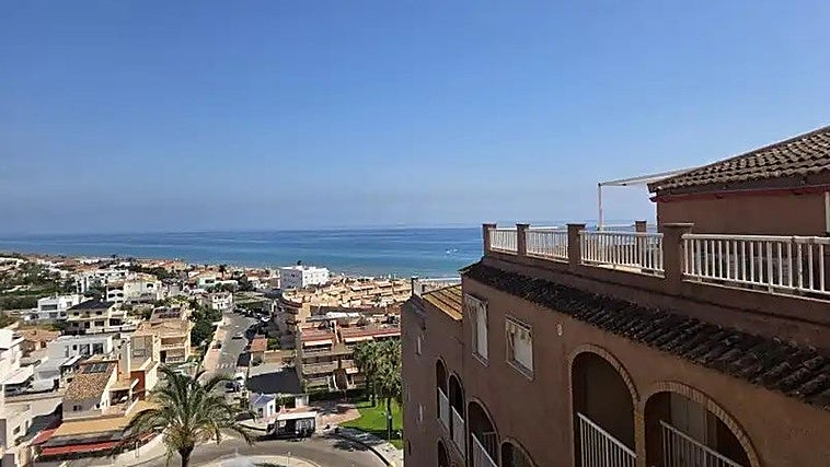 Los cuatro municipios con playa de la Comunitat donde es más barato comprar un apartamento