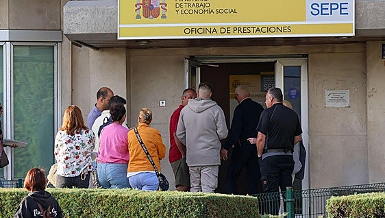 La Seguridad Social pagará hasta 1.575 euros al mes a los parados con dos hijos o más a cargo