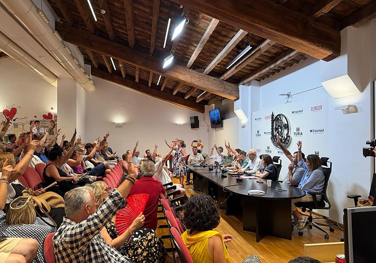 Celebración del pleno de Junta Central Fallera.