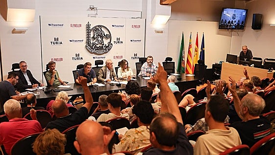 Una gala fallera en el Roig Arena con 13.000 almas, más entradas para las comisiones y sin intermedio
