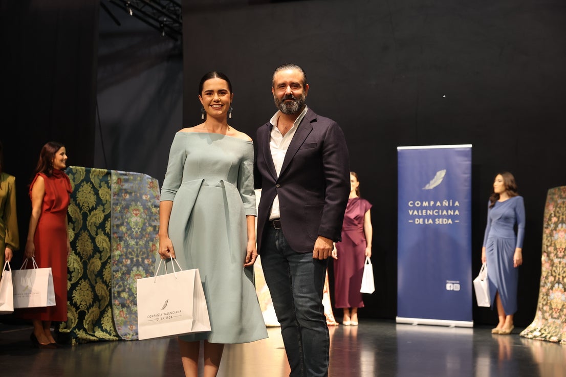 Fallas 2027 | Así son las telas que lucirá la corte de honor de la fallera mayor de Valencia, Beatriz Blanco