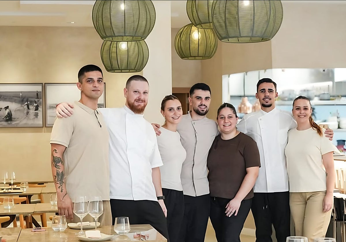 El equipo del restaurante Terra en Cullera.