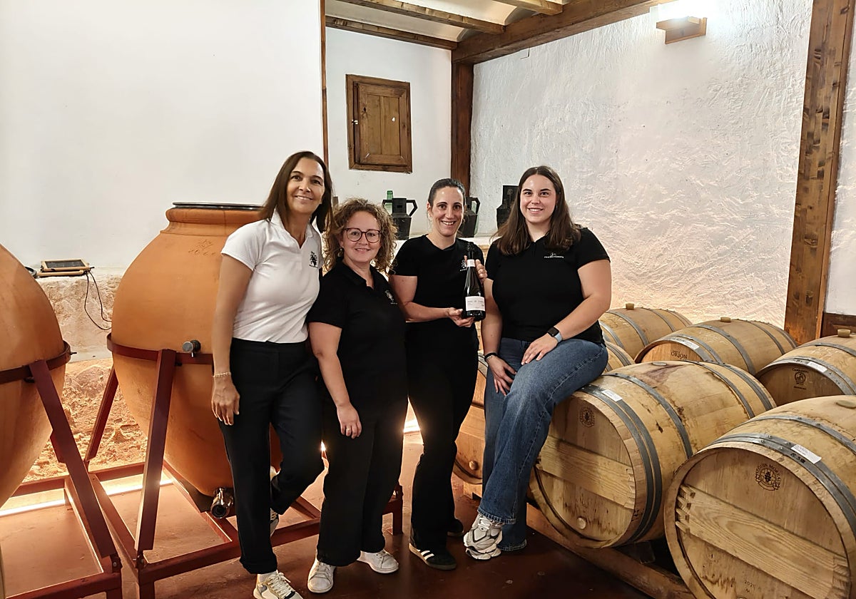 Integrantes del equipo técnico y de enoturismo de la bodega