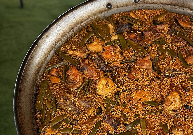 Paella valenciana del cánon.