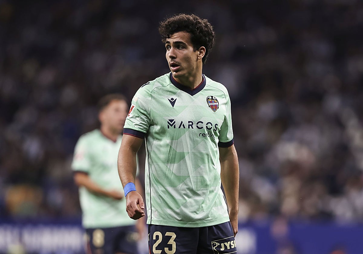 Manu Sánchez, con el Levante.