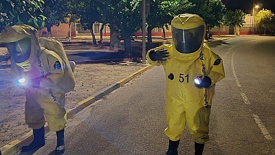 Una fuga de salfumán y lejía deja dos trabajadores intoxicados en la piscina municipal de Polinyà de Xúquer