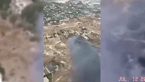 Un incendio de vegetación en Benidorm genera una densa columna de humo