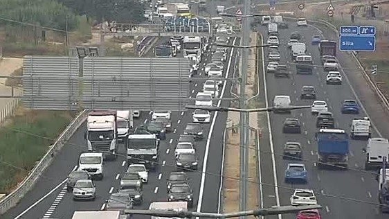 Un accidente en Sedaví provoca largas colas para entrar a Valencia este miércoles 15 de julio