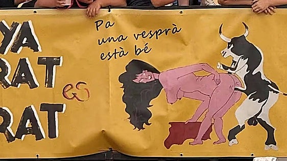 El Ministerio de Igualdad remite dos oficios a Sagunto por el cartel sexista de una peña