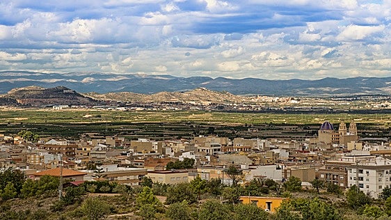 Riba-roja cede una parcela  para construir 36 viviendas de protección pública
