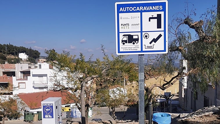 Seis municipios del interior de Valencia reciben ayudas para la creación y mejora de puntos limpios para autocaravanas