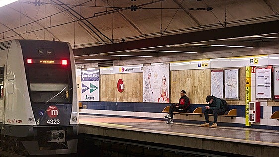 Una avería eléctrica causa retrasos en cuatro líneas de Metrovalencia