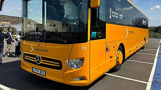 L'Horta Oest refuerza líneas de autobuses a la espera de la plataforma reservada