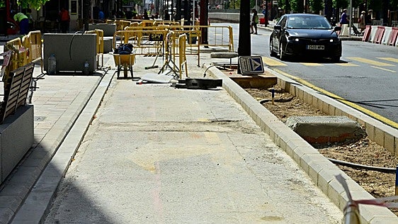 Una «banda vegetal» protegerá el carril ciclista del tráfico en Pérez Galdós y Giorgeta