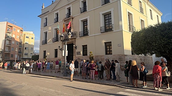 Paterna agota en un día las 800 plazas de un viaje de mayores a Málaga