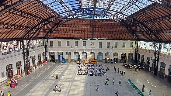 El interior de la estación del Norte también recupera su color original