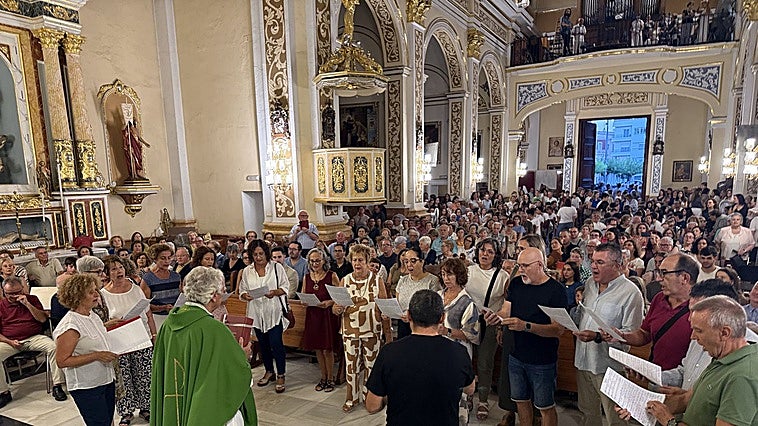 Benifaió despide a su párroco