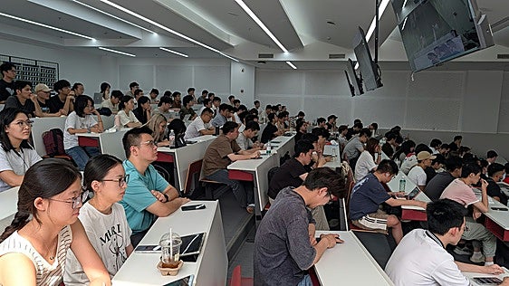 Hablan los primeros alumnos de la UPV en China: «Estudiar en el Silicon Valley asiático es una oportunidad única»