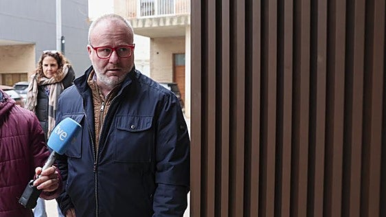 La familia de un fallecido en la dana pide un careo entre el diputado de Bomberos y la exalcaldesa de Chiva