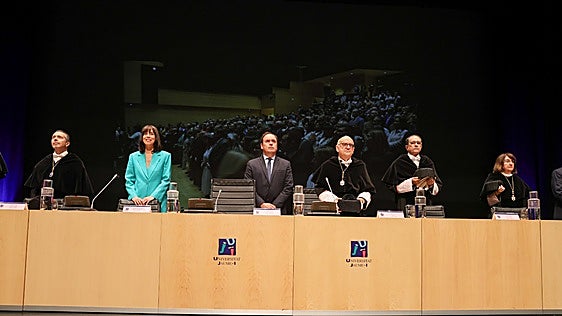 Choque entre Consell y Gobierno en la apertura del curso universitario