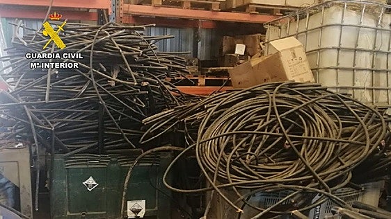 Investigan a dos trabajadores de telecomunicaciones por su relación con el robo de cable en Xàbia