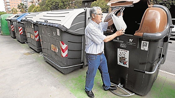 Los consumidores cuestionan los criterios para fijar el «tasazo» de los residuos
